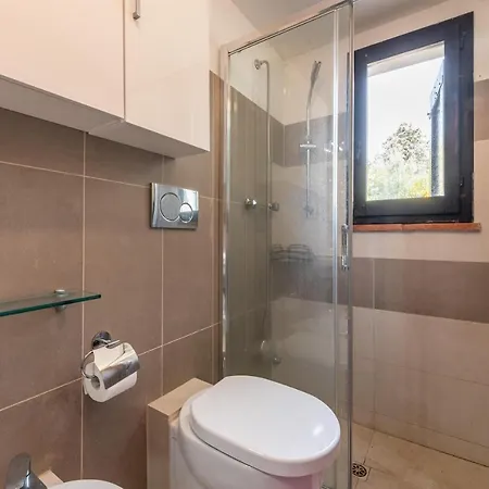 Roberta Hotel 3*
